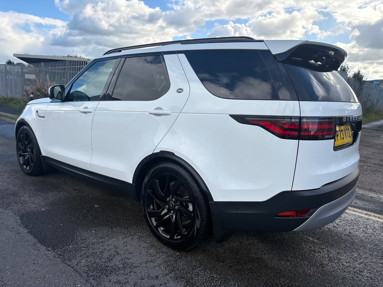 Used Land Rover Discovery 2023 for sale - 76024298: Photo 5