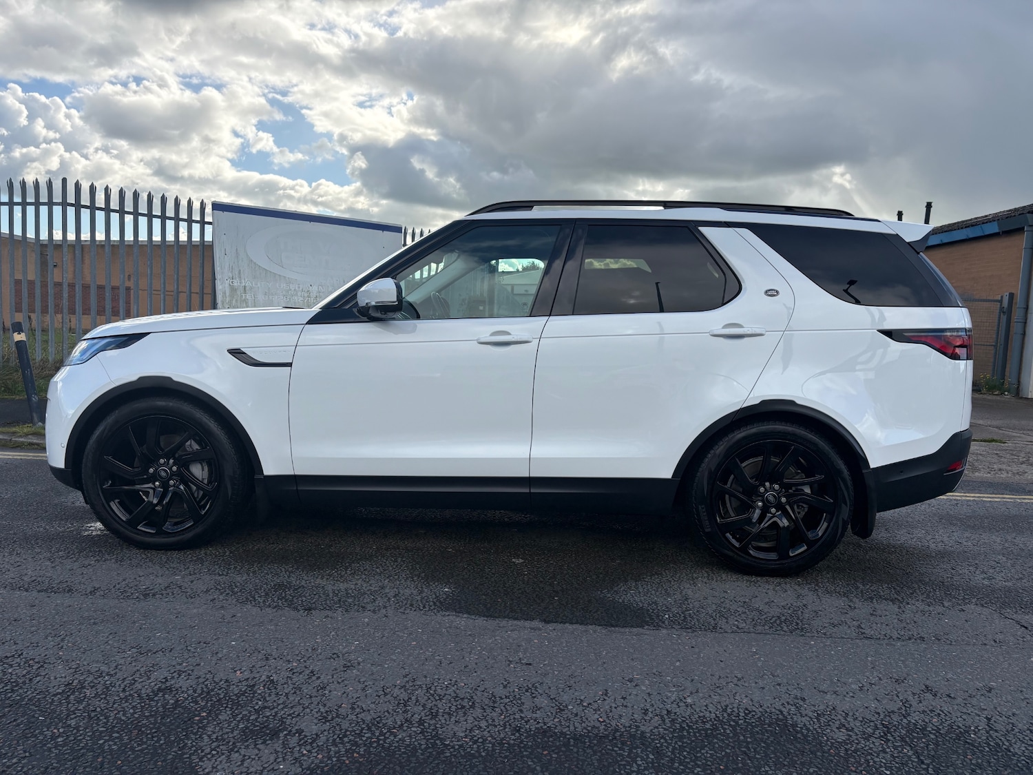 Used Land Rover Discovery 2023 for sale - 76024298: Photo 6