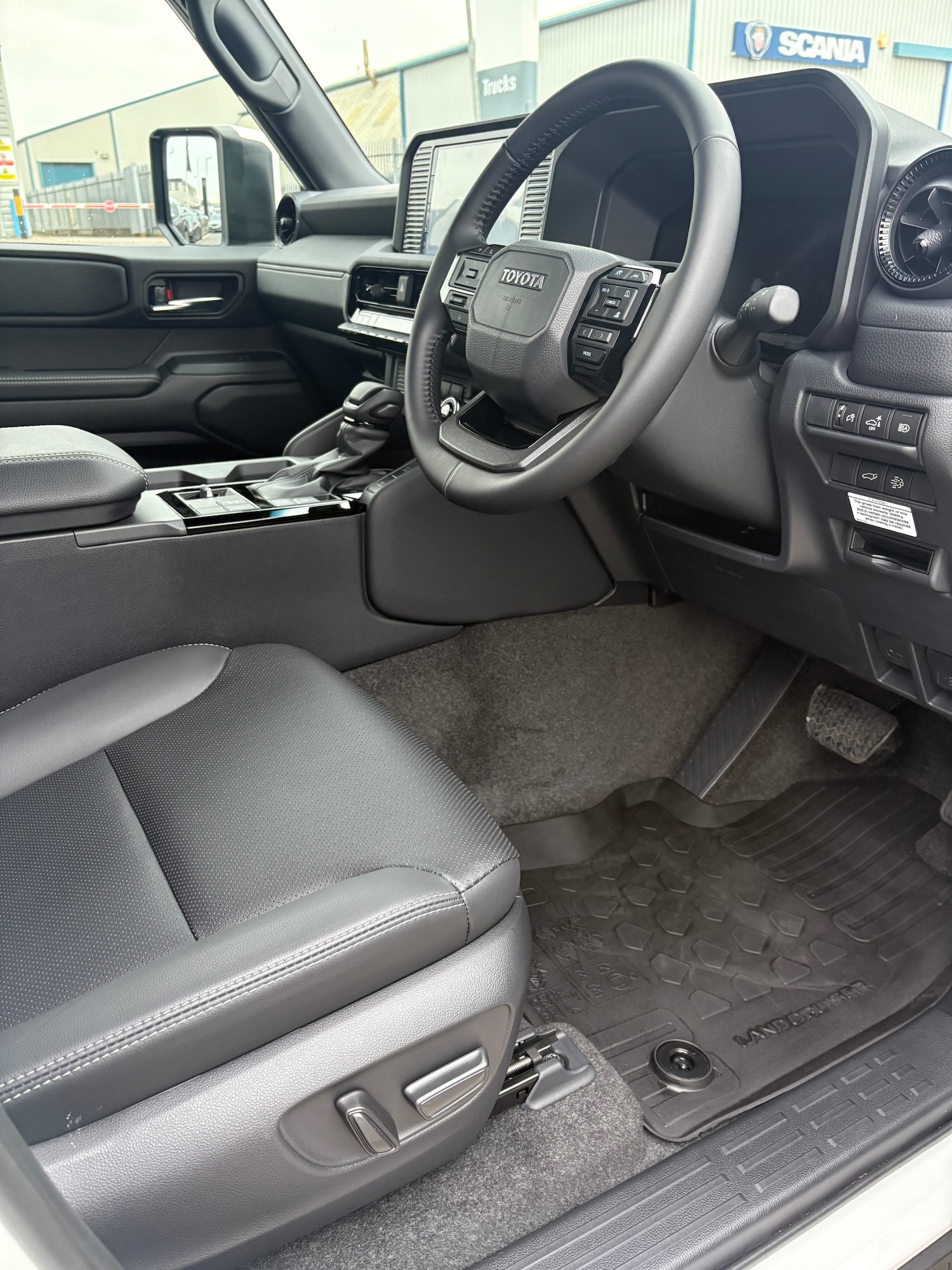 Used Toyota Land Cruiser 2025 for sale - 77065918: Photo 9