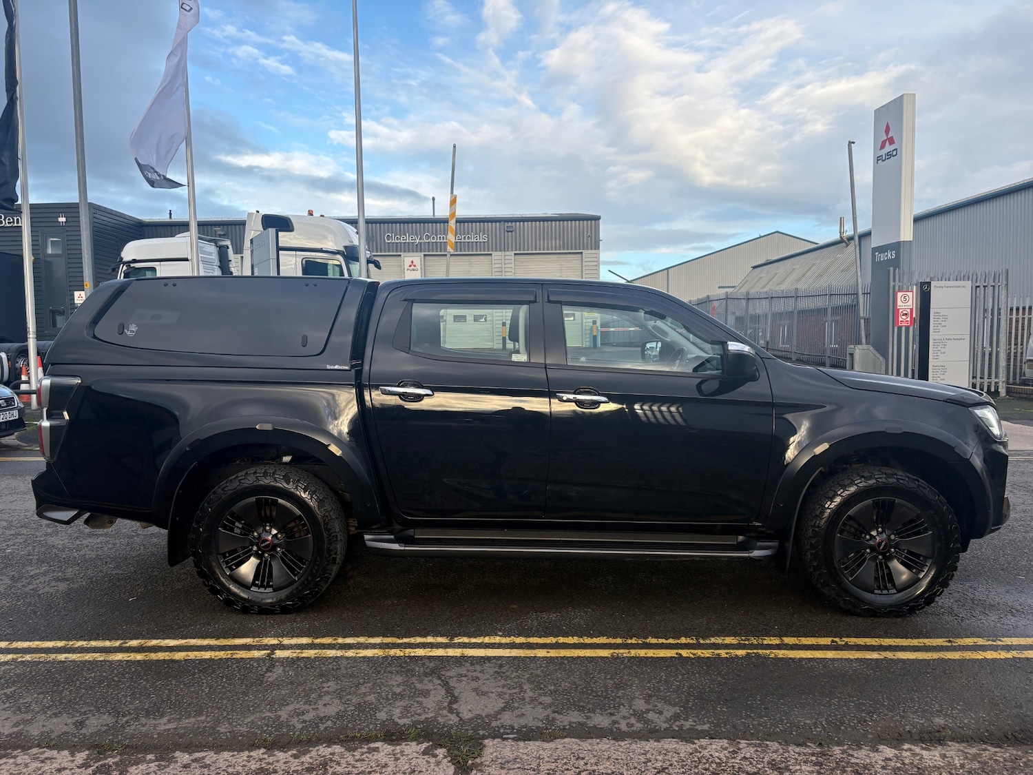 Used Isuzu D-Max 2022 for sale - 76699763: Photo 2