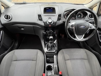 Used Ford Fiesta 2016 for sale - 76154568: Photo 2