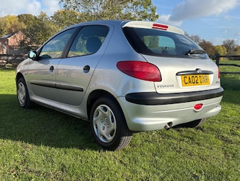 Used Peugeot 206 2002 for sale - 76389988: Photo