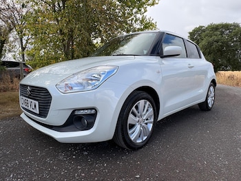 Used Suzuki Swift 2018 for sale - 79571600: Photo