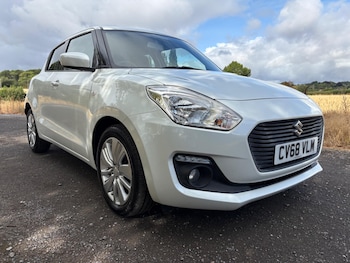 Used Suzuki Swift 2018 for sale - 79571600: Photo