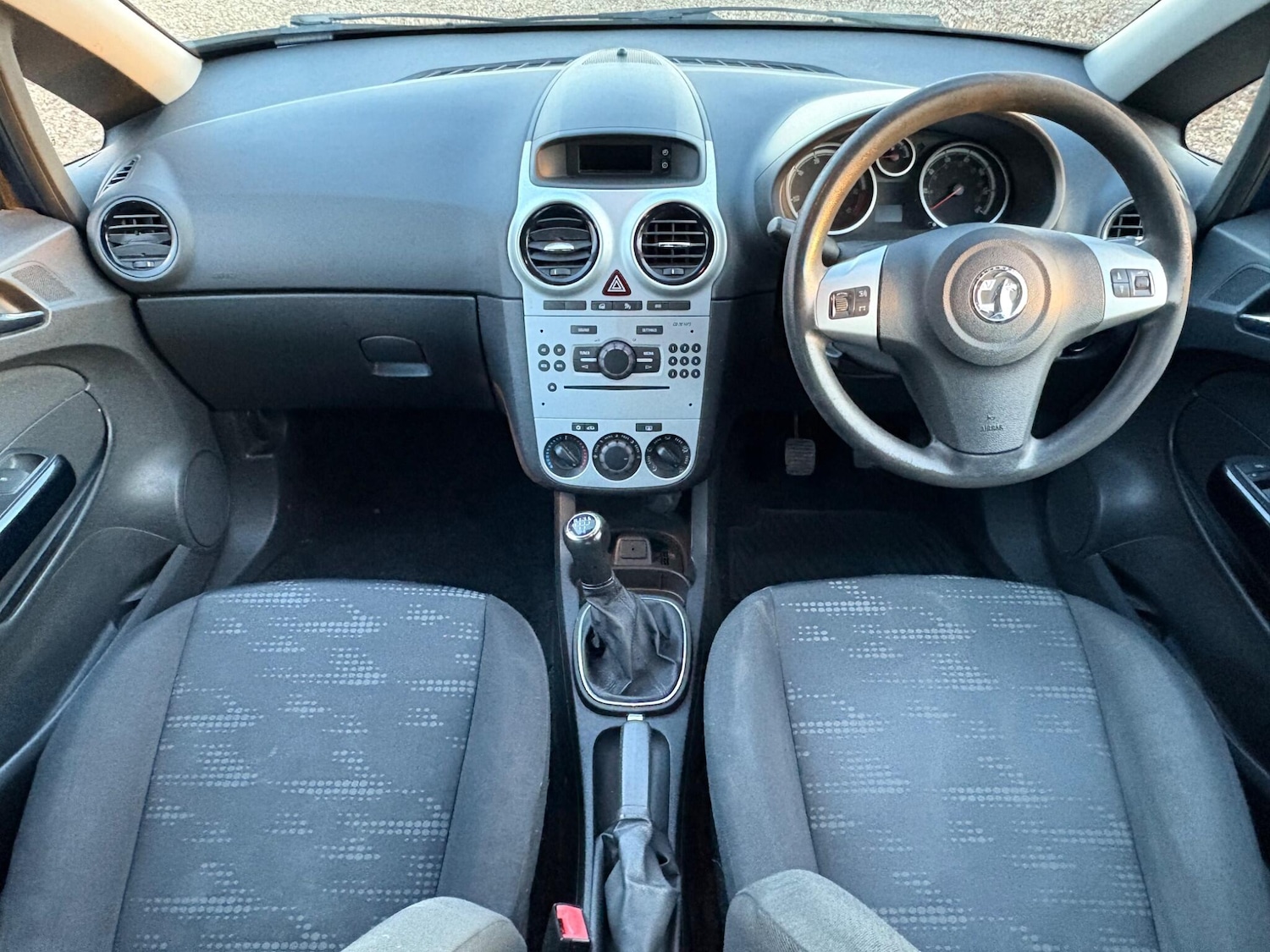 Used Vauxhall Corsa 2013 for sale - 76661201: Photo 2