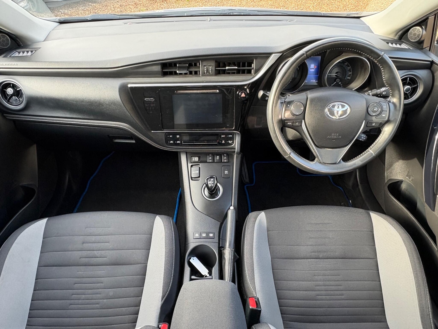 Used Toyota Auris 2017 for sale - 77158090: Photo 2