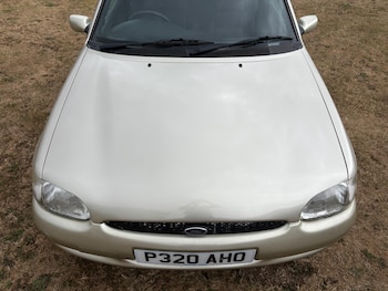 Used Ford Escort 1996 for sale - 75565662: Photo
