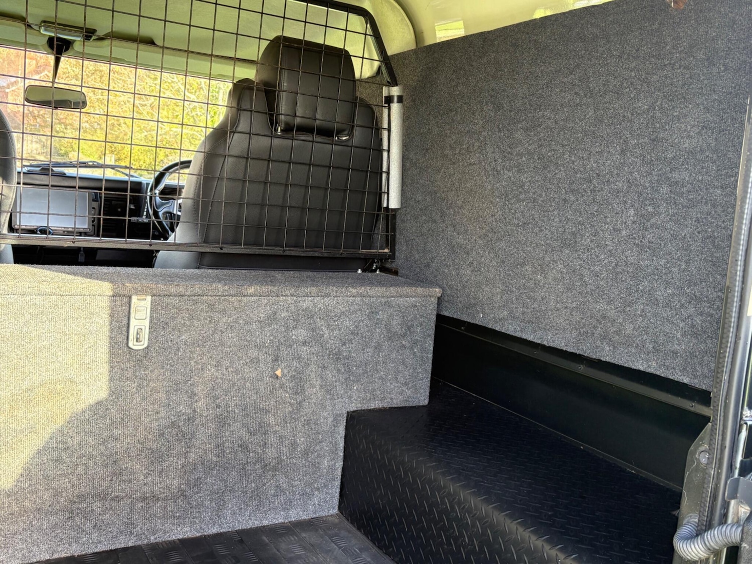 Used Land Rover Defender 90 2006 for sale - 76593572: Photo 9