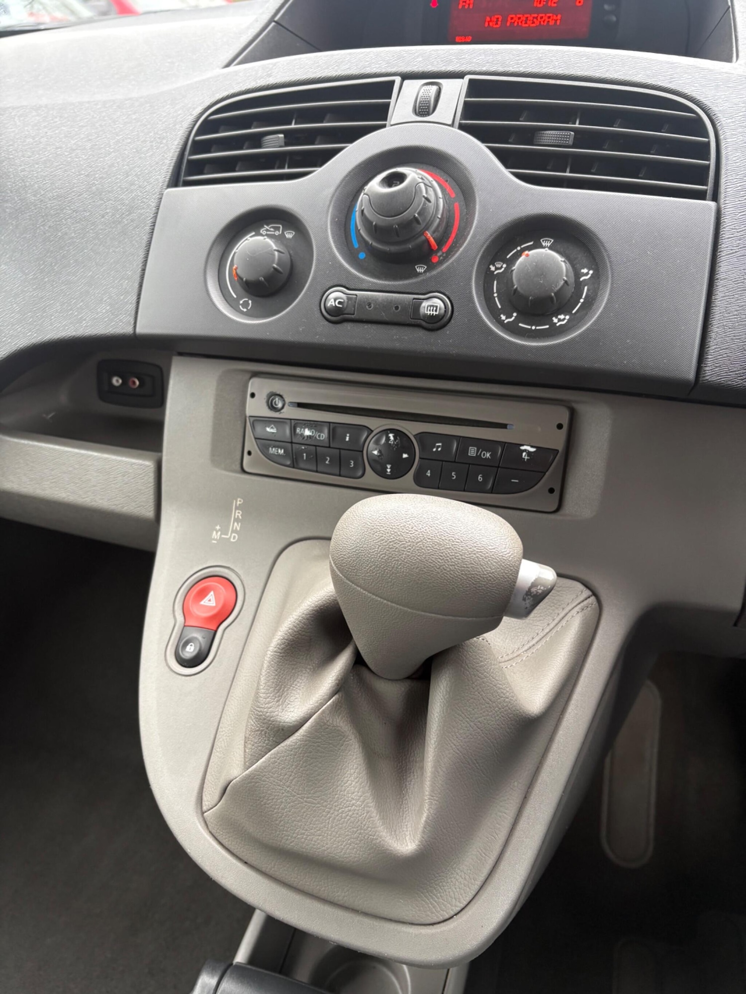 Used Renault Kangoo 2011 for sale - 77405581: Photo 12