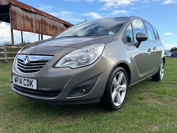 2014 - 1.4i 16V Tech Line 5dr
