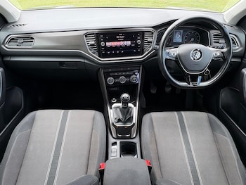 Used Volkswagen T-Roc 2019 for sale - 78790248: Photo