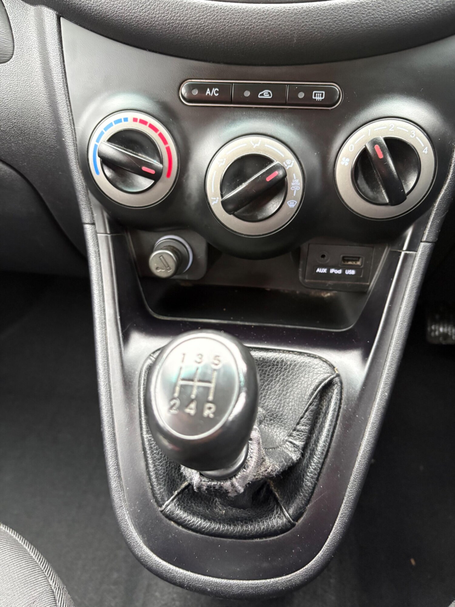 Used Hyundai i10 2013 for sale - 77365622: Photo 19