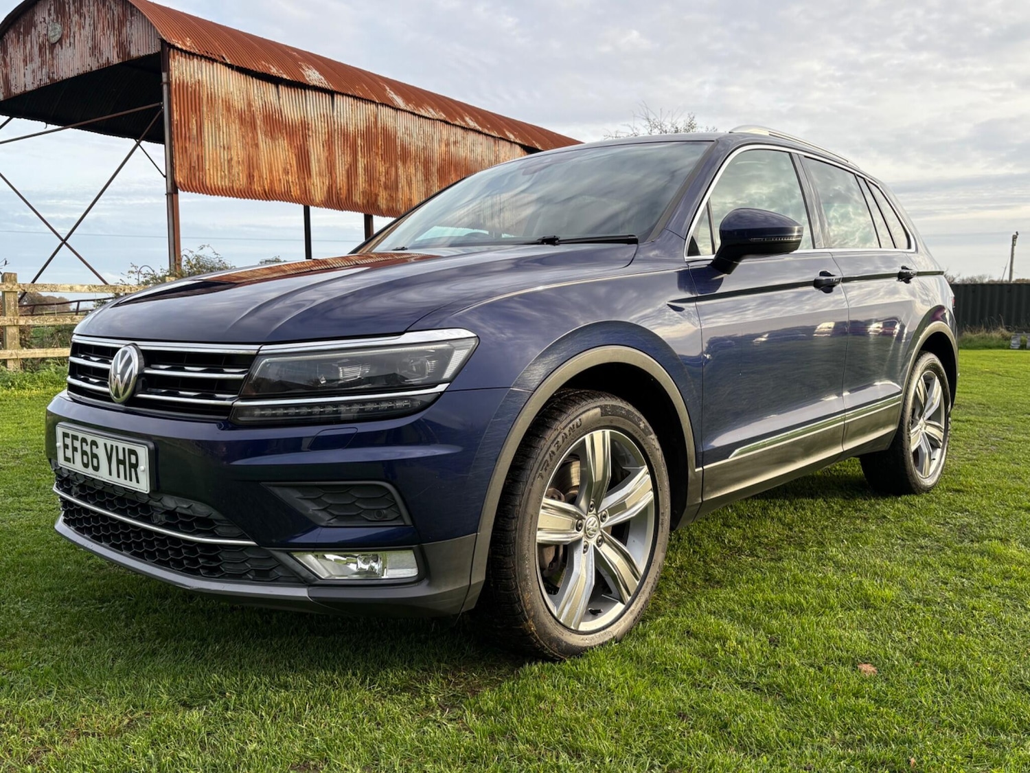 Used Volkswagen Tiguan 2017 for sale - 76574952: Photo 1