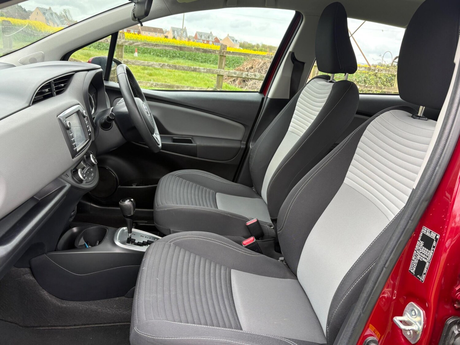 Used Toyota Yaris 2018 for sale - 78103115: Photo 12