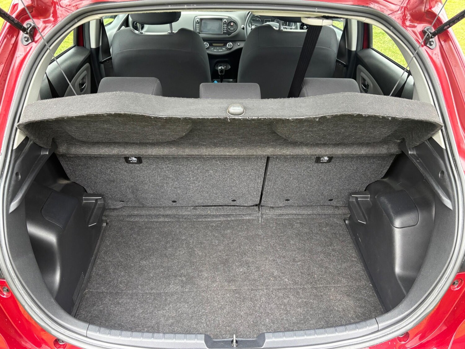 Used Toyota Yaris 2018 for sale - 78103115: Photo 14