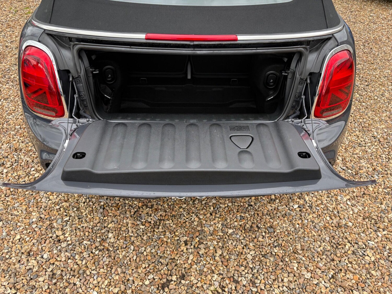 Used MINI Convertible 2019 for sale - 77841700: Photo 28