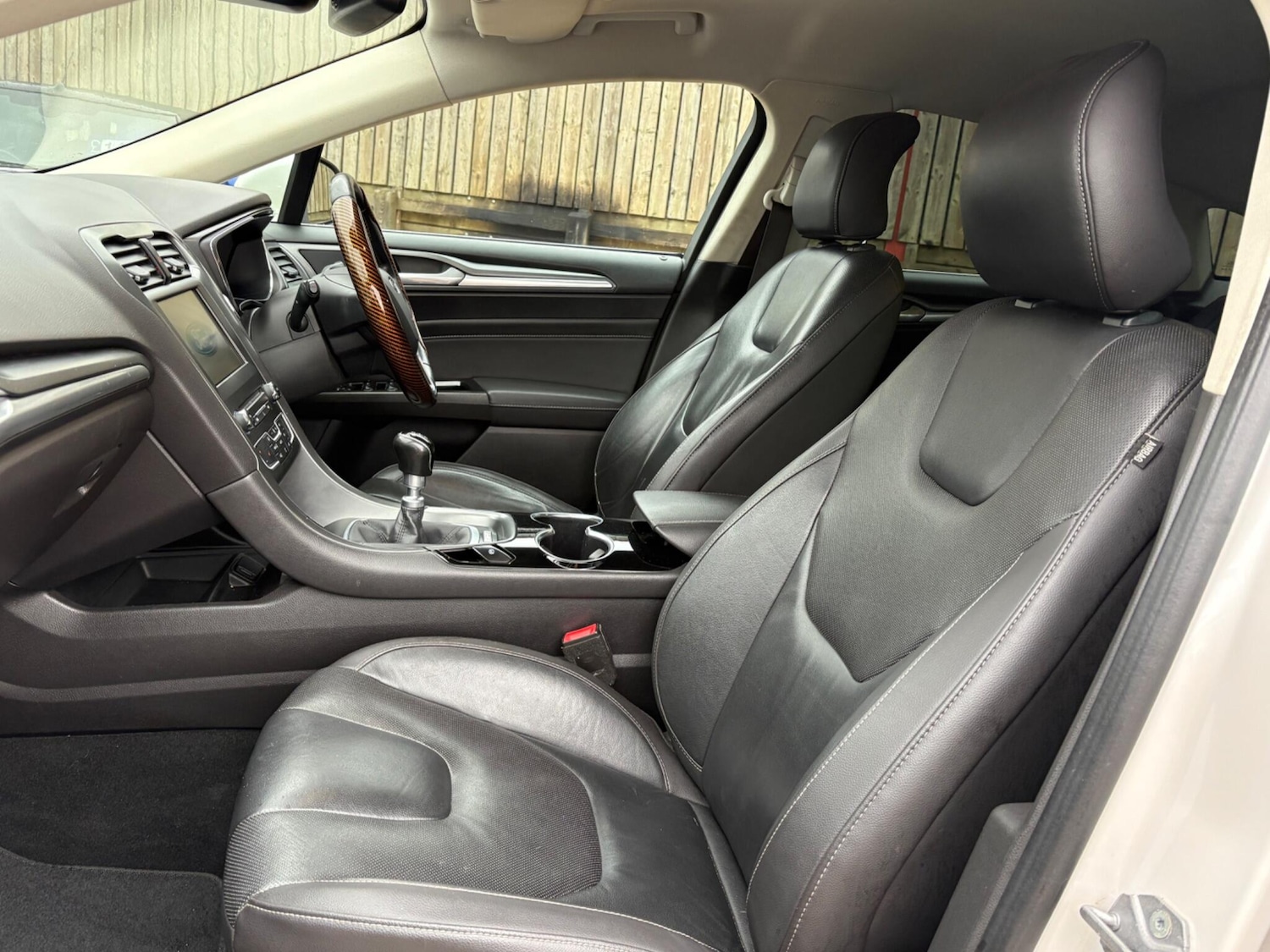 Used Ford Mondeo 2016 for sale - 76773541: Photo 15