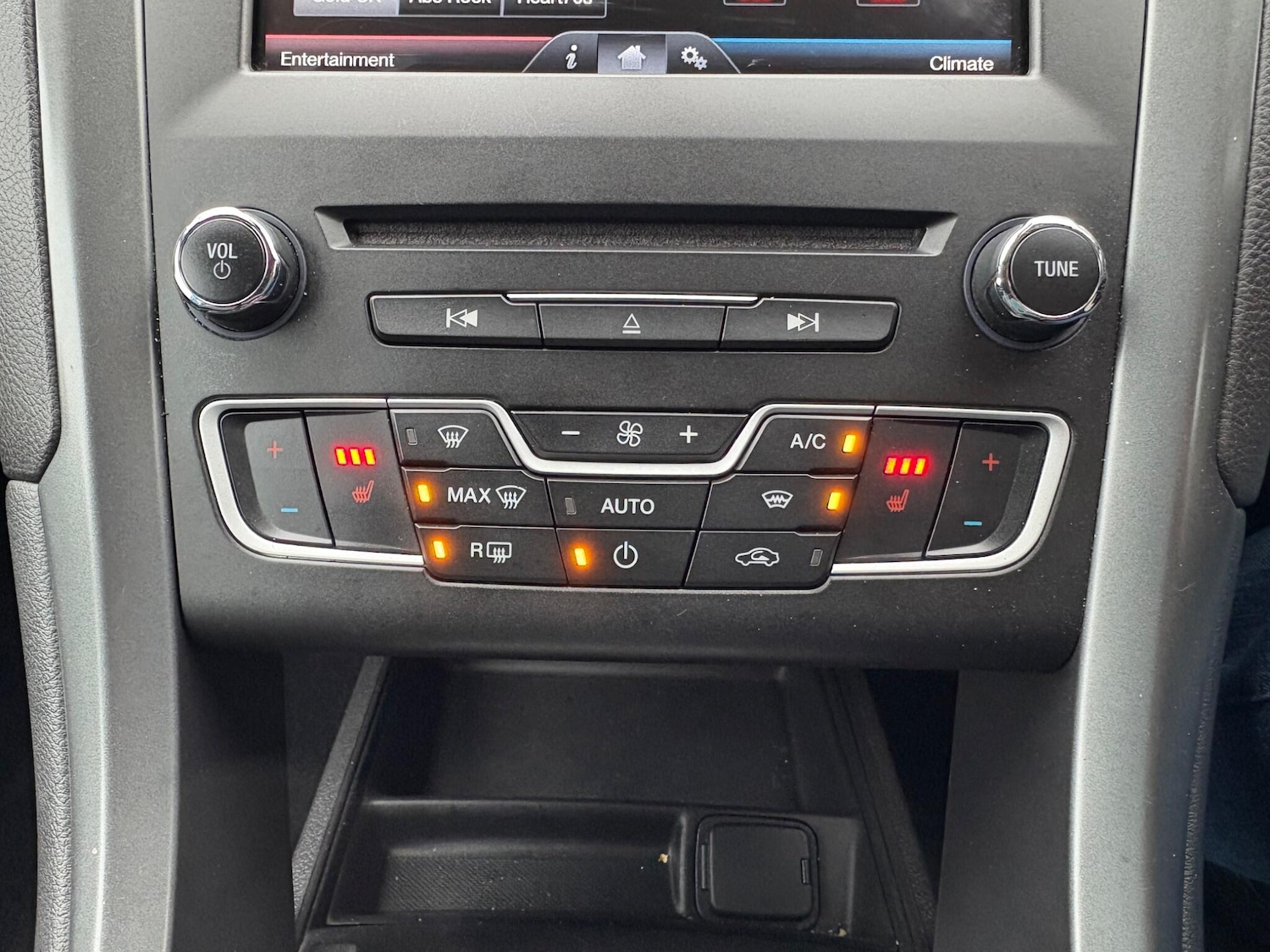 Used Ford Mondeo 2016 for sale - 76773541: Photo 20