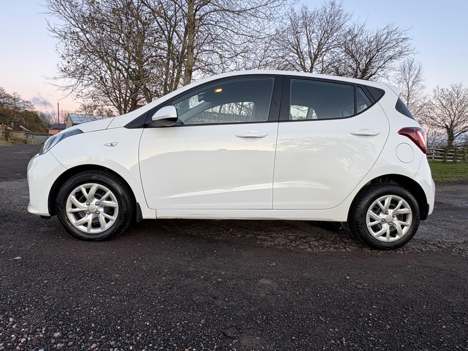 Used Hyundai i10 2018 for sale - 76635921: Photo 8