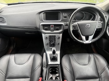 Used Volvo V40 2016 for sale - 77060773: Photo