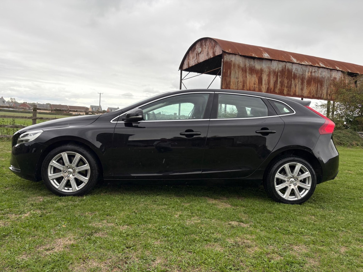 Used Volvo V40 2016 for sale - 77060773: Photo 7