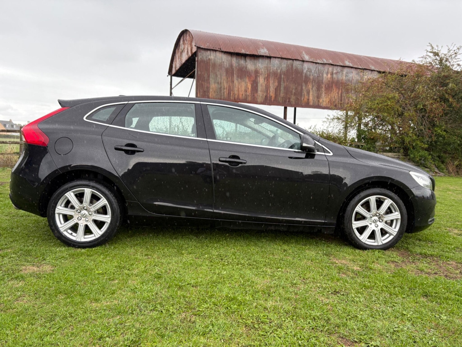 Used Volvo V40 2016 for sale - 77060773: Photo 9