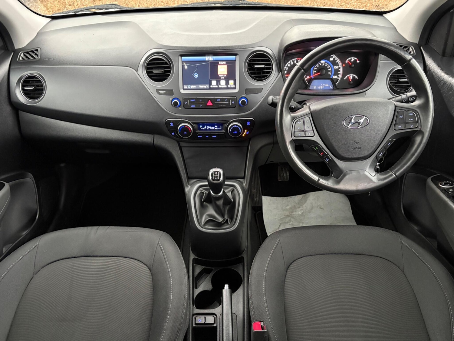 Used Hyundai i10 2017 for sale - 77281210: Photo 2