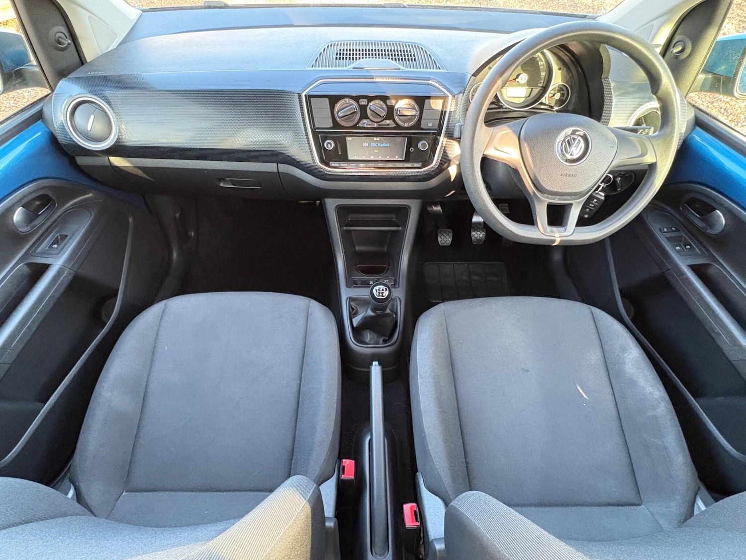 Used Volkswagen up! 2017 for sale - 77927547: Photo 2