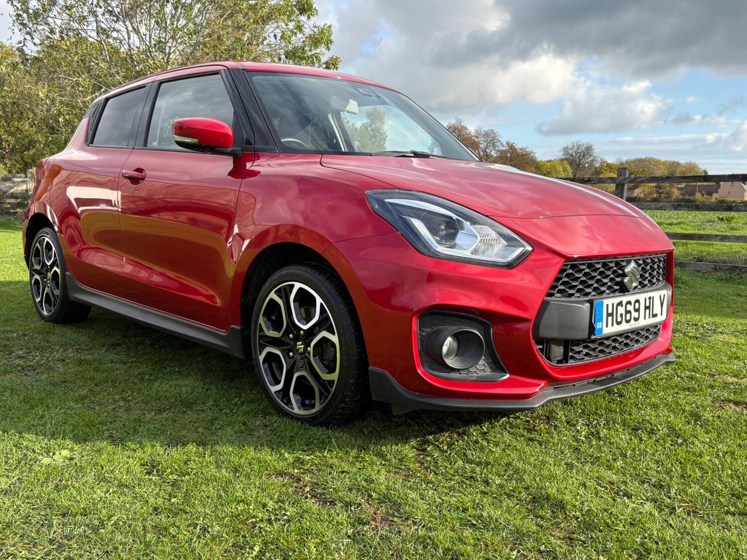 Used Suzuki Swift 2019 for sale - 76297401: Photo 3
