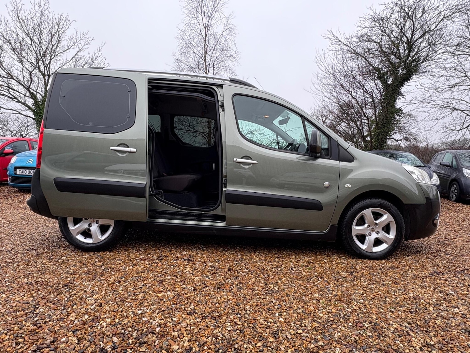 Used Peugeot Partner Tepee 2010 for sale - 77021985: Photo 12