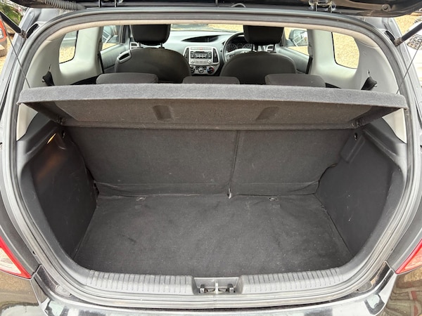 Used Hyundai i20 2014 for sale - 76285544: Photo 16