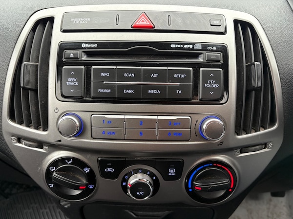 Used Hyundai i20 2014 for sale - 76285544: Photo 17