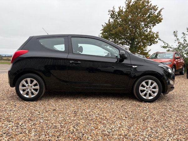 Used Hyundai i20 2014 for sale - 76285544: Photo 6