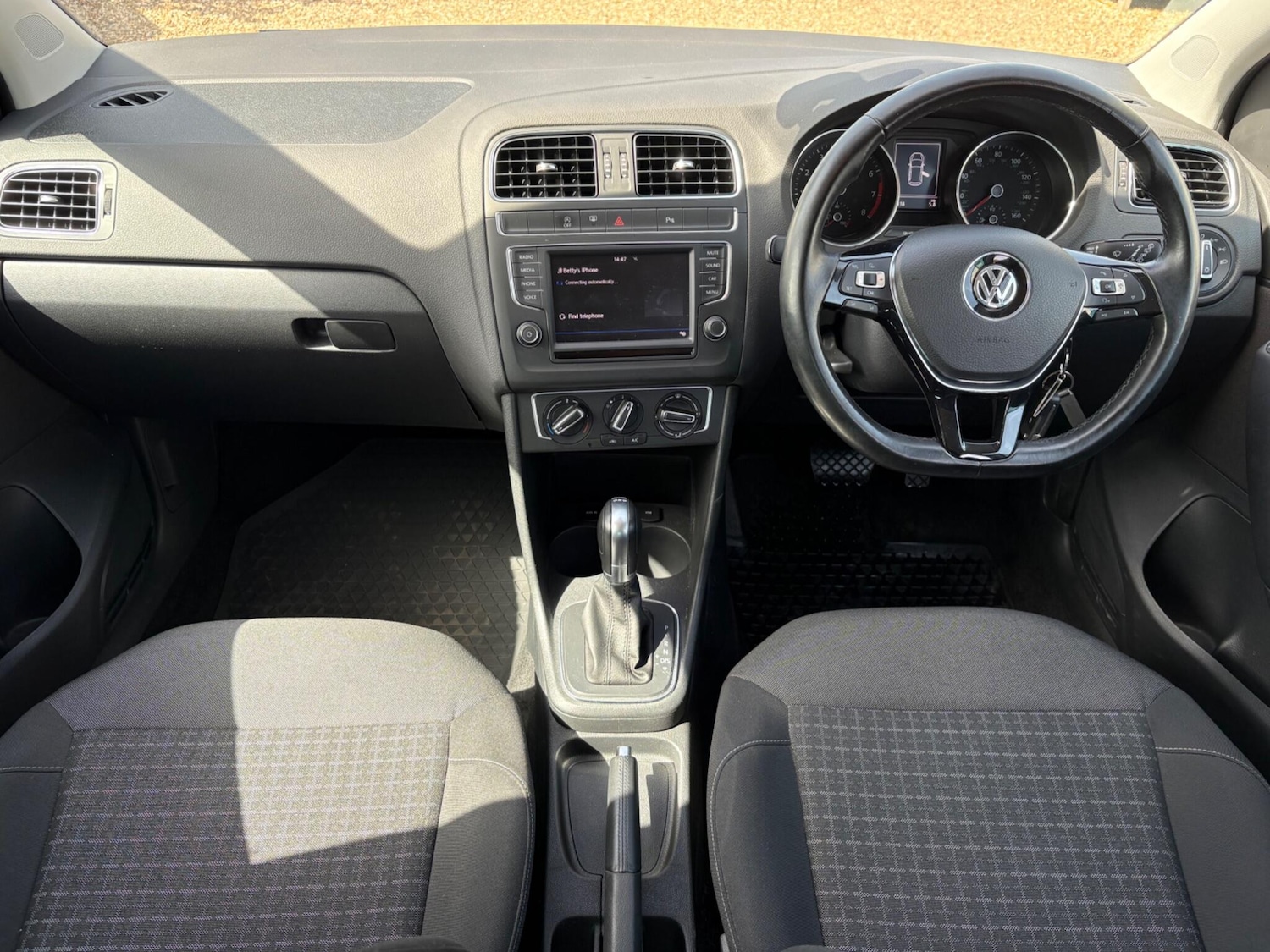 Used Volkswagen Polo 2017 for sale - 78175820: Photo 2