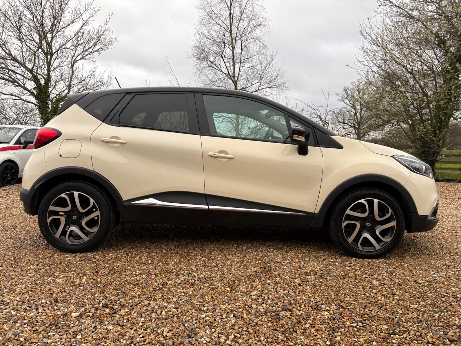 Used Renault Captur 2014 for sale - 77698360: Photo 11