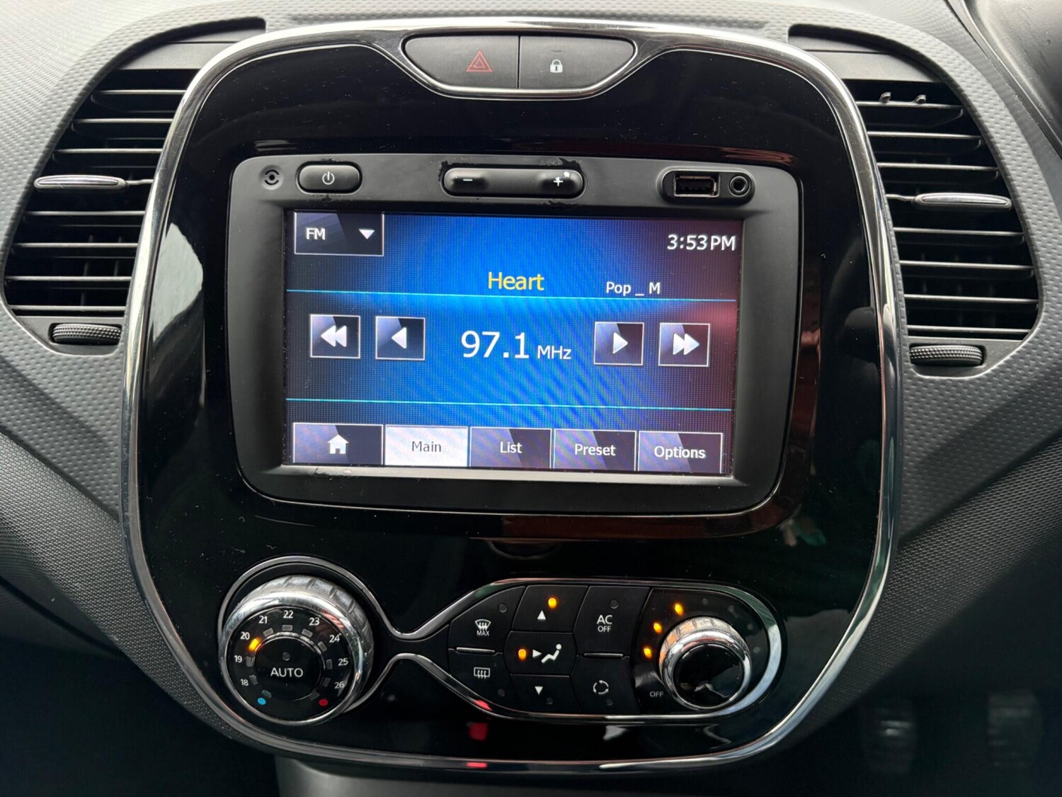 Used Renault Captur 2014 for sale - 77698360: Photo 16