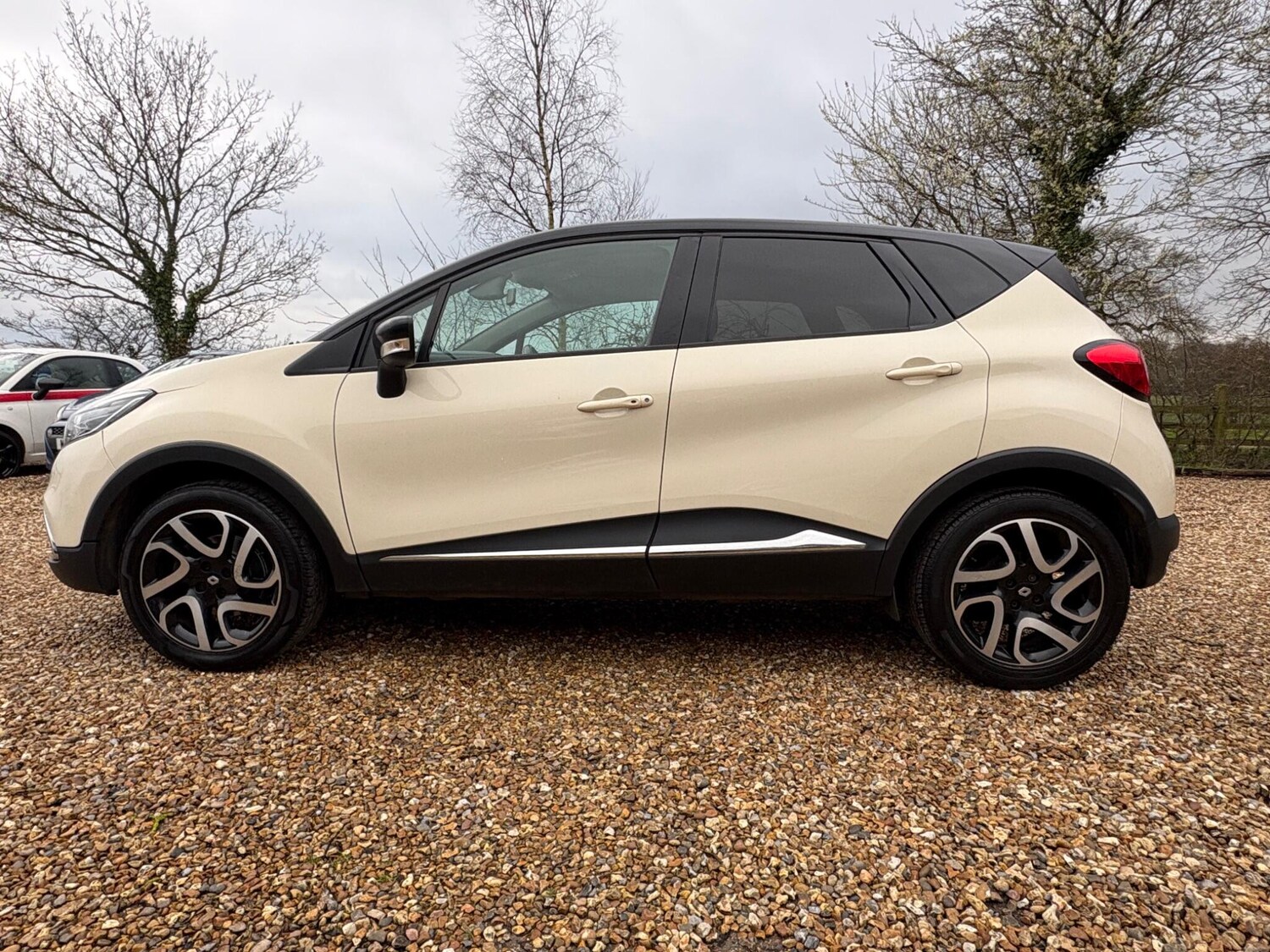 Used Renault Captur 2014 for sale - 77698360: Photo 9