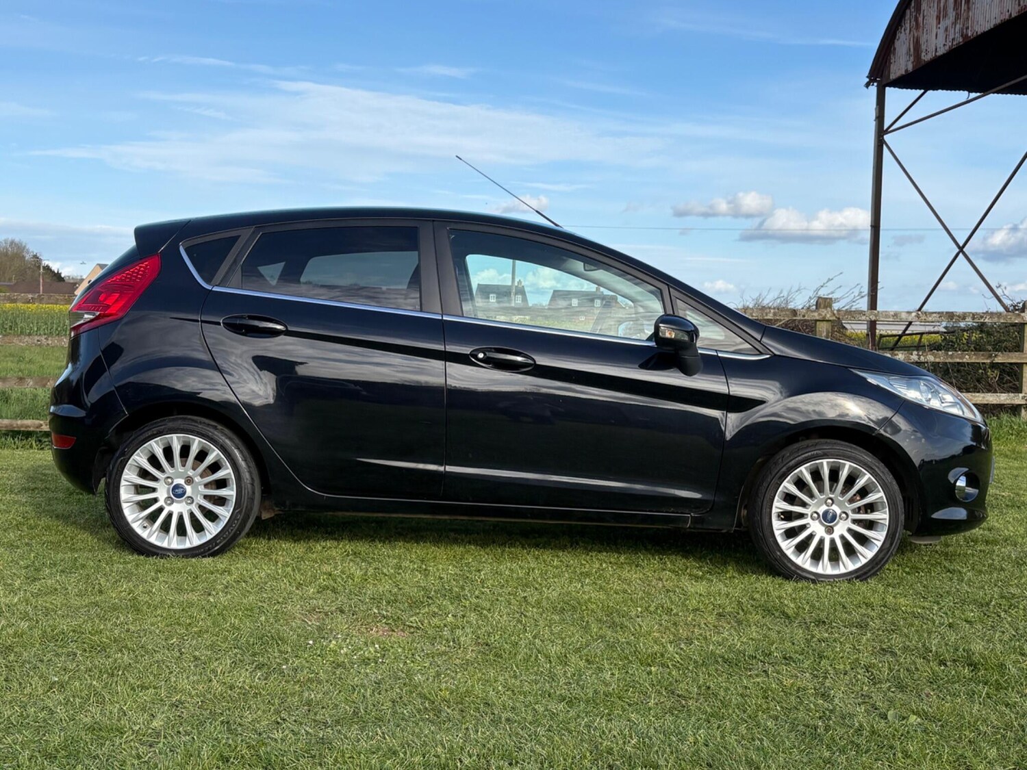 Used Ford Fiesta 2011 for sale - 78036929: Photo 10