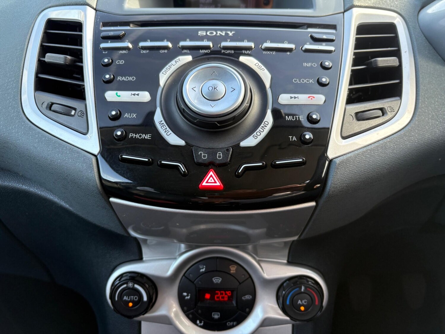 Used Ford Fiesta 2011 for sale - 78036929: Photo 13