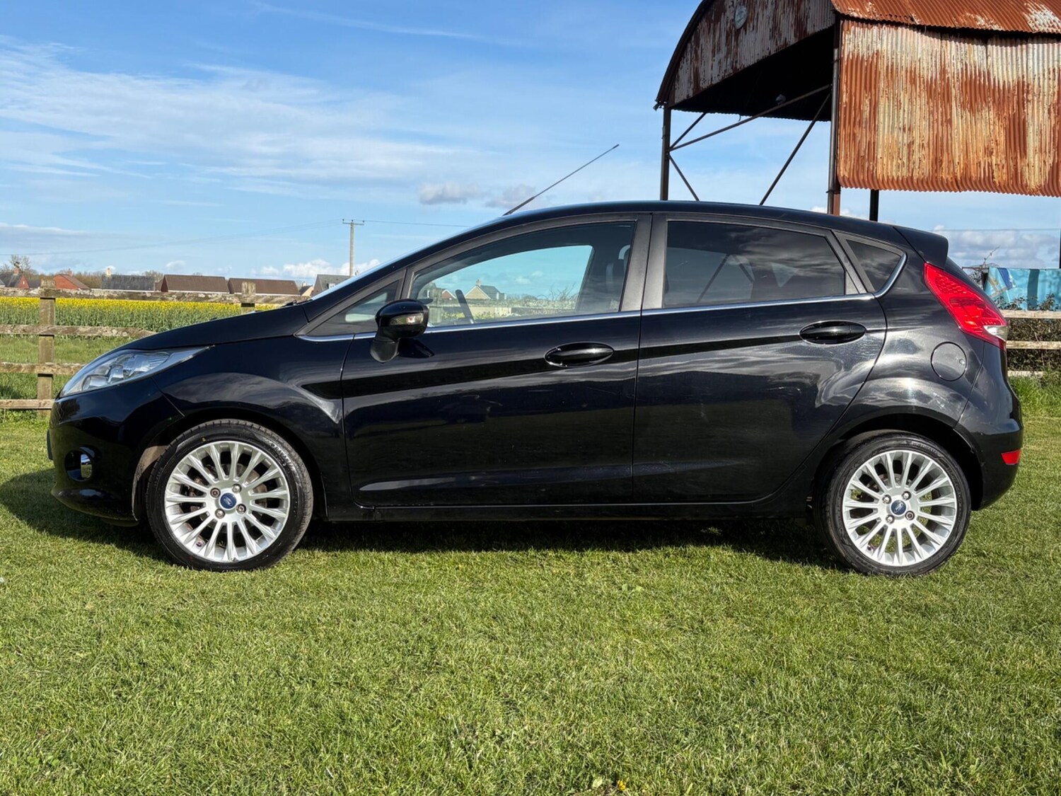 Used Ford Fiesta 2011 for sale - 78036929: Photo 8