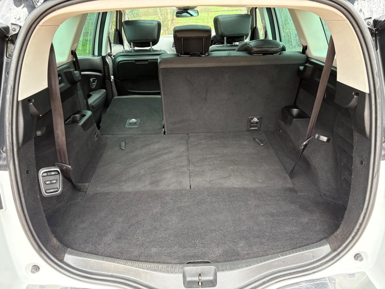 Used Renault Grand Scenic 2019 for sale - 77911361: Photo 21