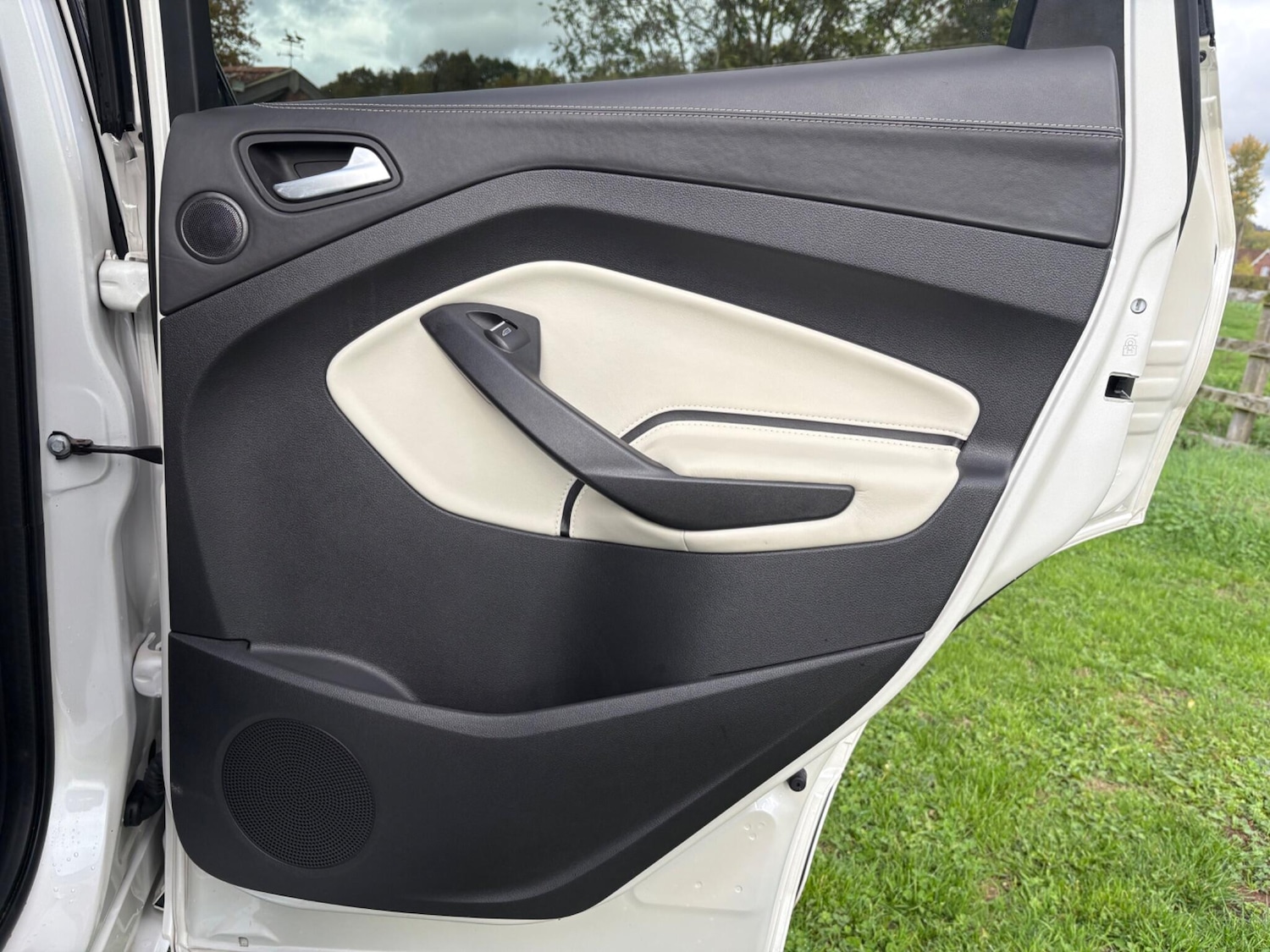 Used Ford Kuga 2017 for sale - 76338678: Photo 28