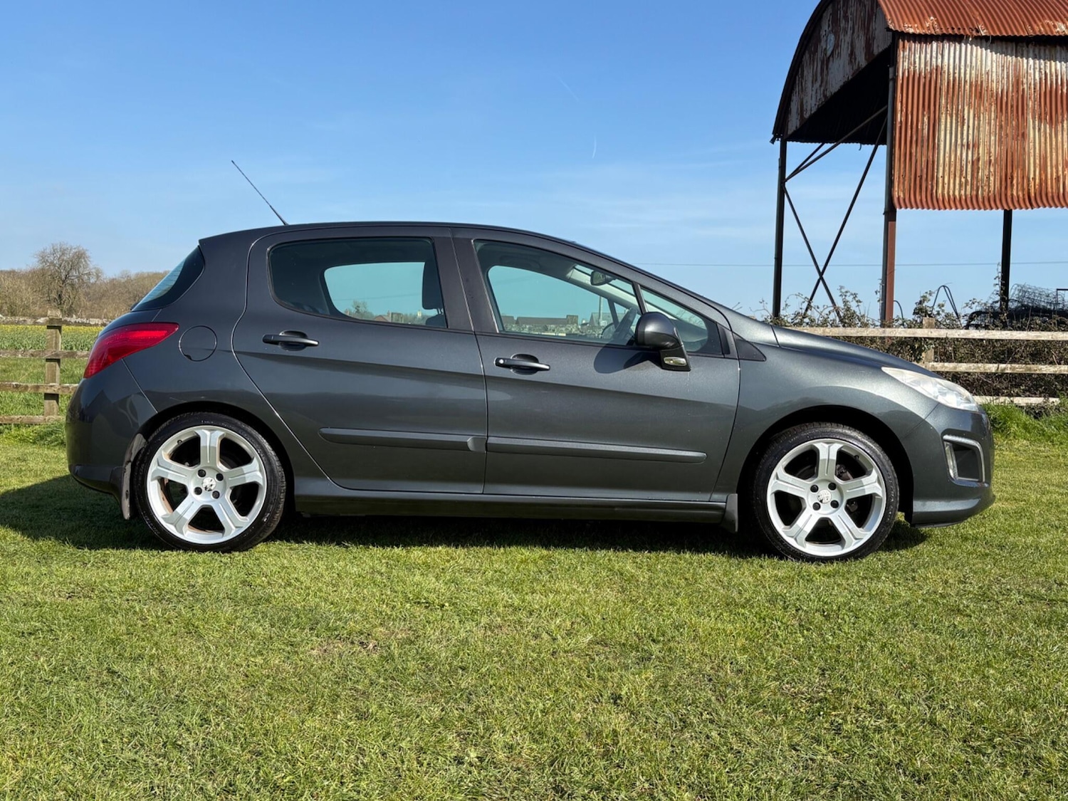 Used Peugeot 308 2012 for sale - 77983066: Photo 11