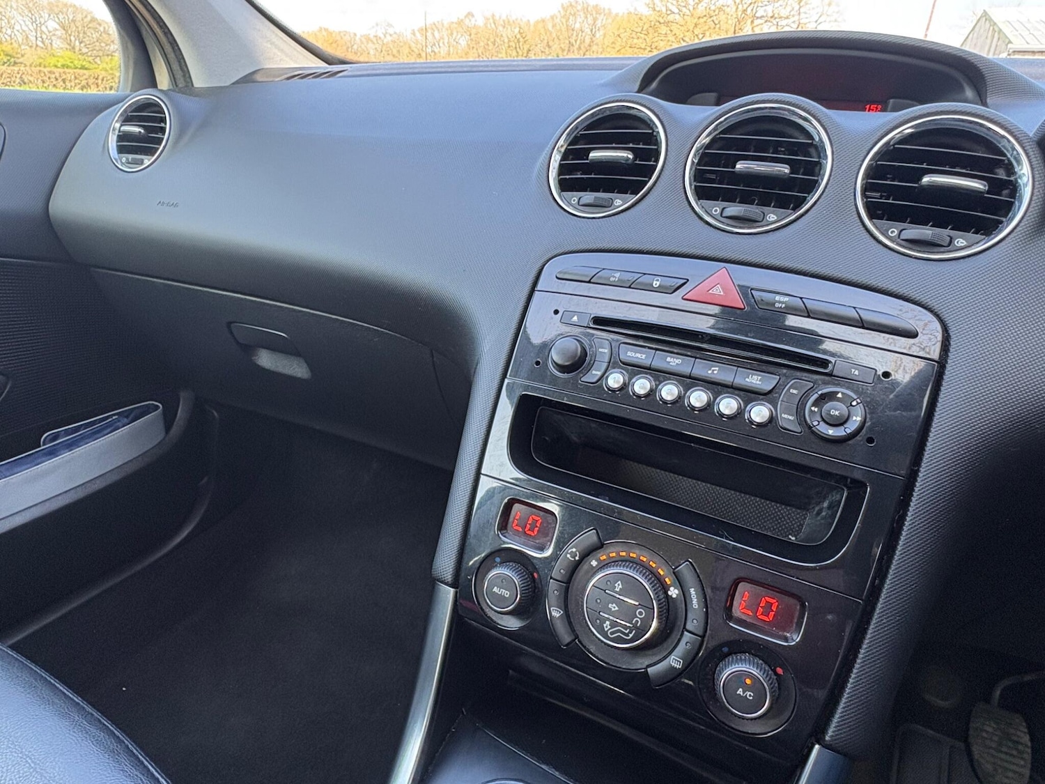 Used Peugeot 308 2012 for sale - 77983066: Photo 21