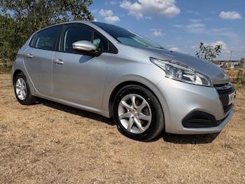 Used Peugeot 208 2018 for sale - 79238182: Photo
