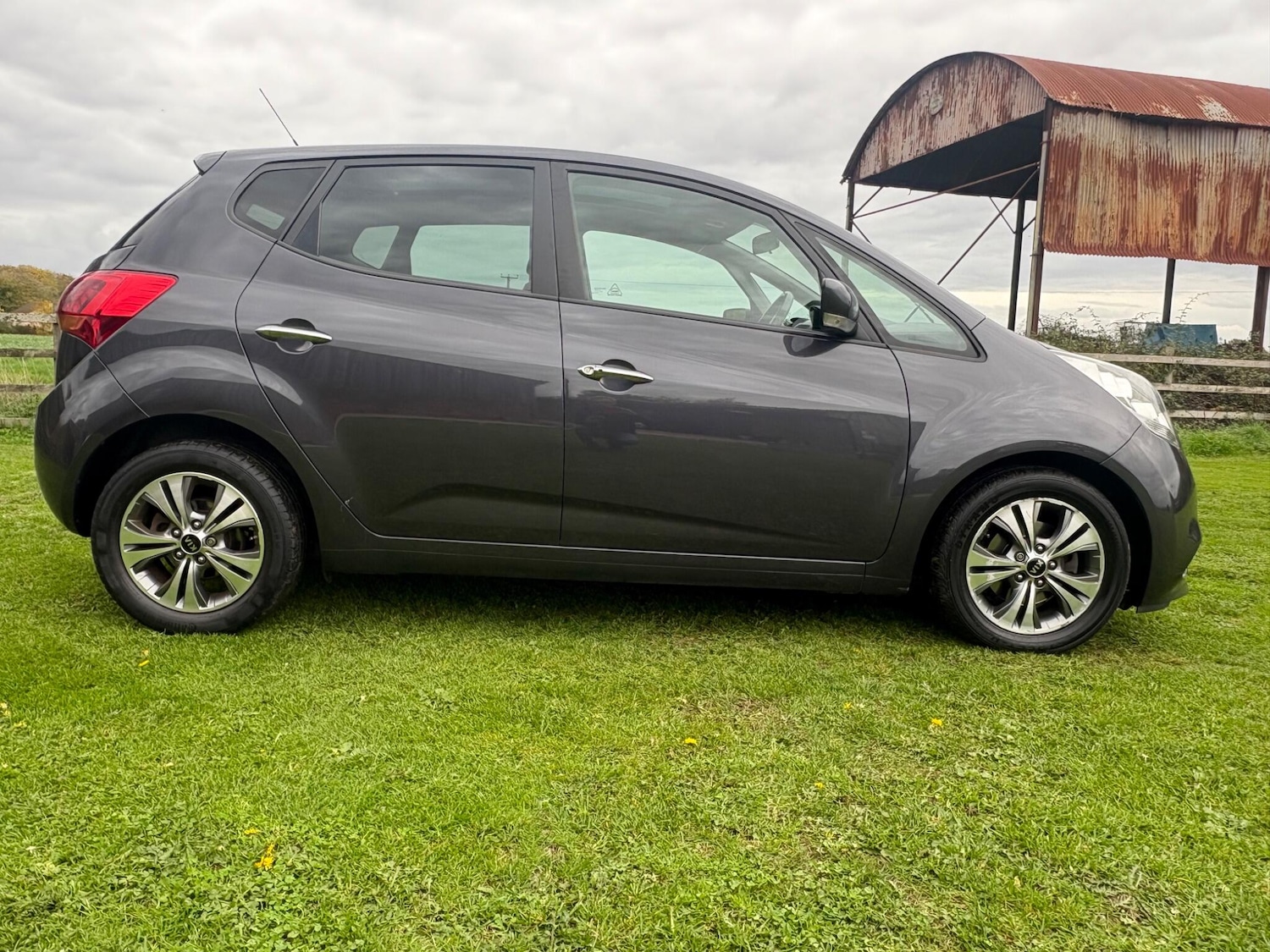Used Kia Venga 2016 for sale - 76350686: Photo 11