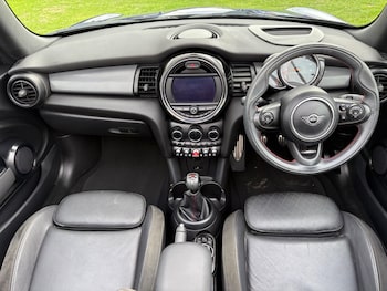 Used MINI Convertible 2019 for sale - 76261746: Photo