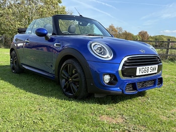 Used MINI Convertible 2019 for sale - 76261746: Photo