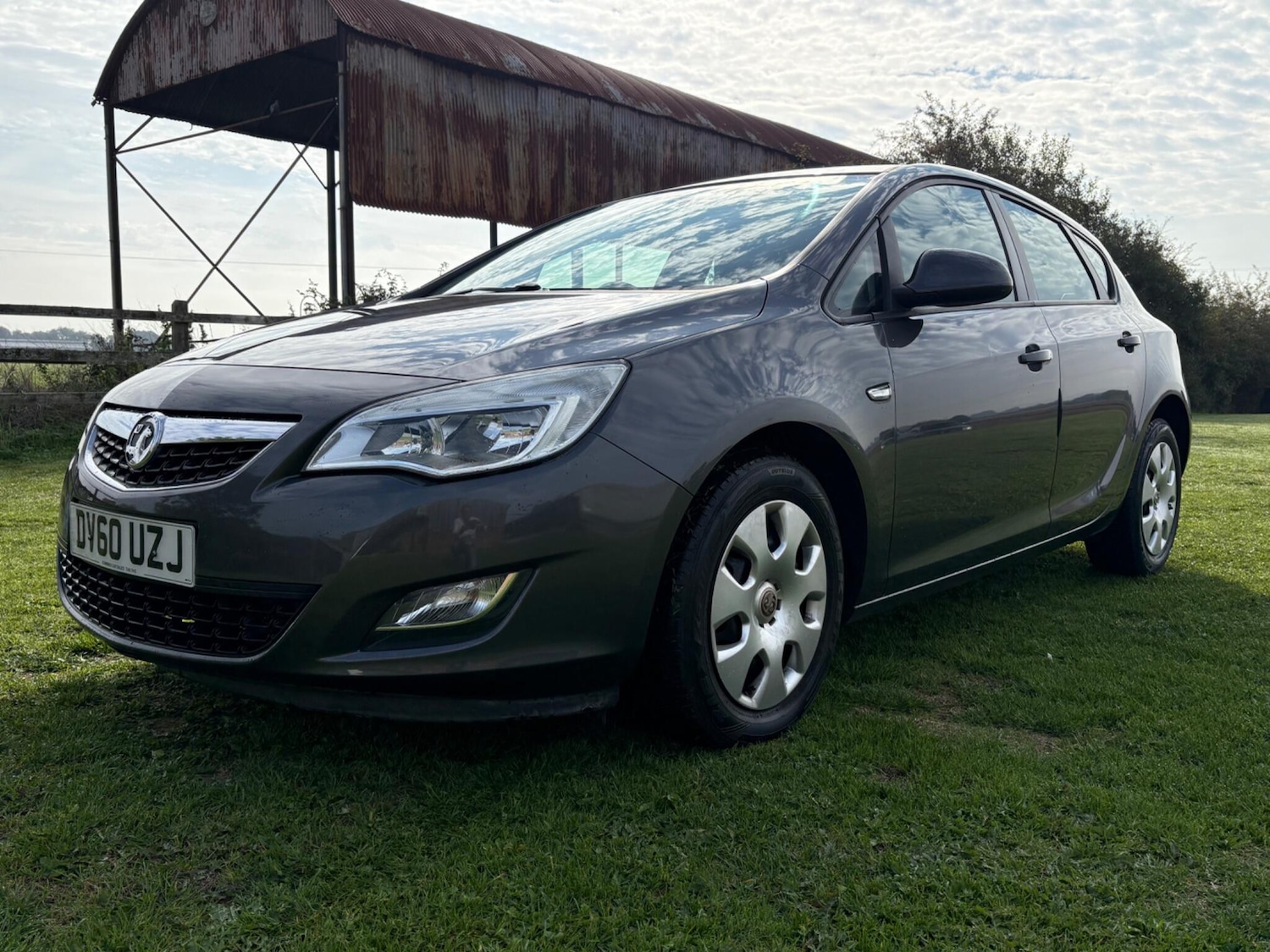 Used Vauxhall Astra 2011 for sale - 76139968: Photo 1