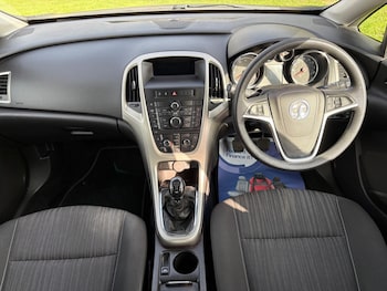 Used Vauxhall Astra 2011 for sale - 76139968: Photo